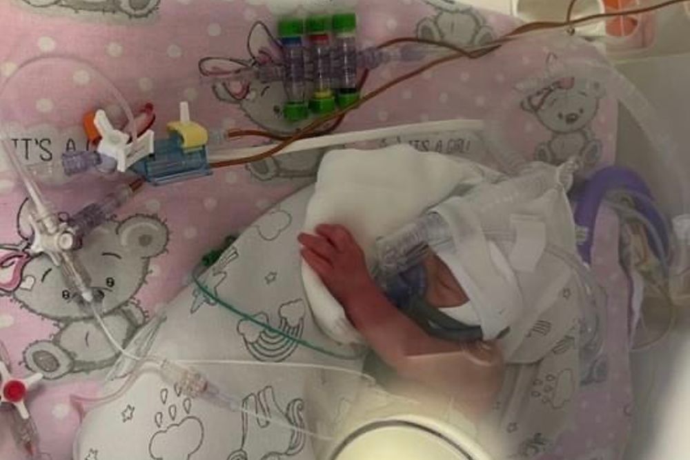 Miracle Babies: 5 babies - 3 girls and 2 boys born at 28 weeks in Poland