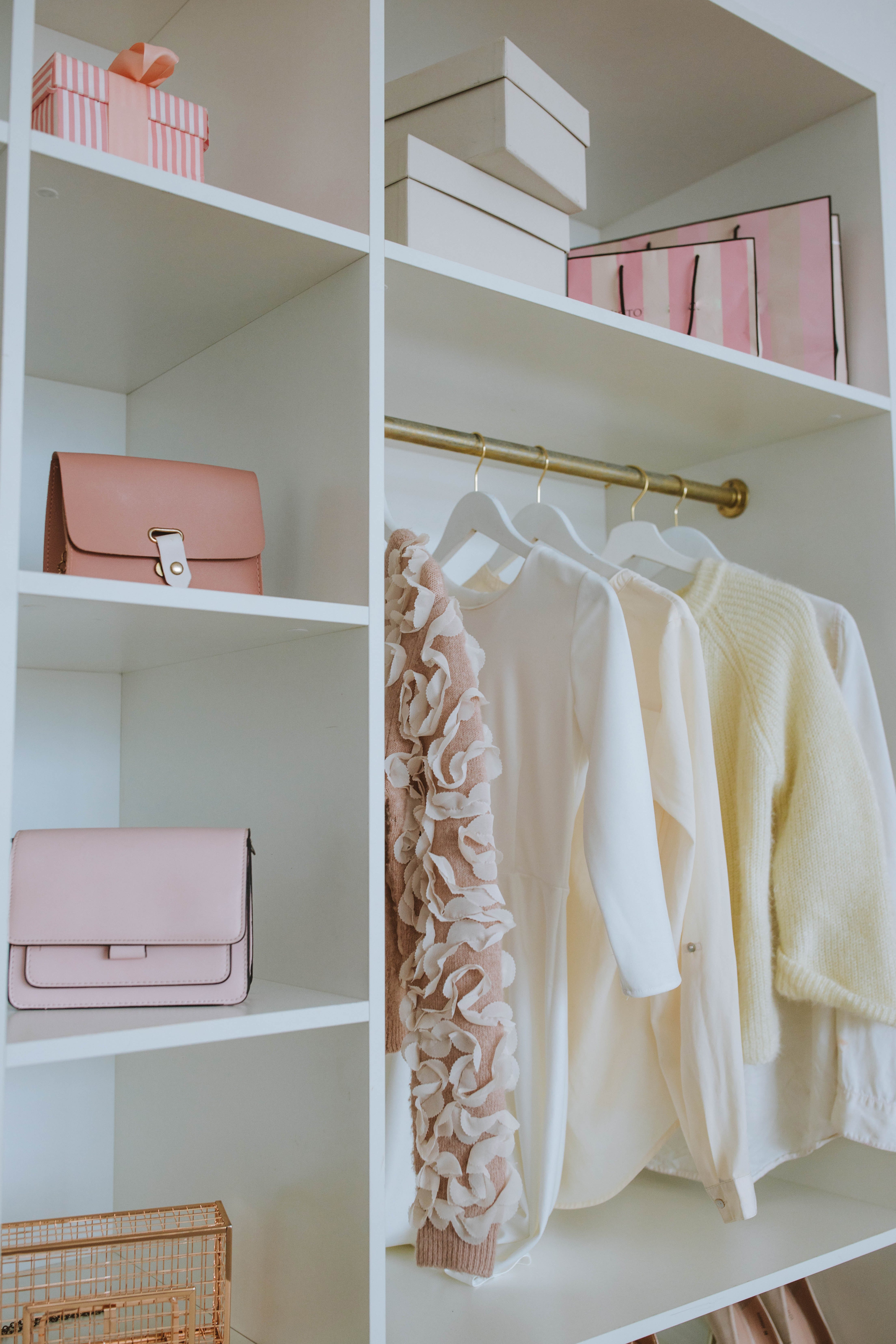 How to Organize your Wardrobe/Closet