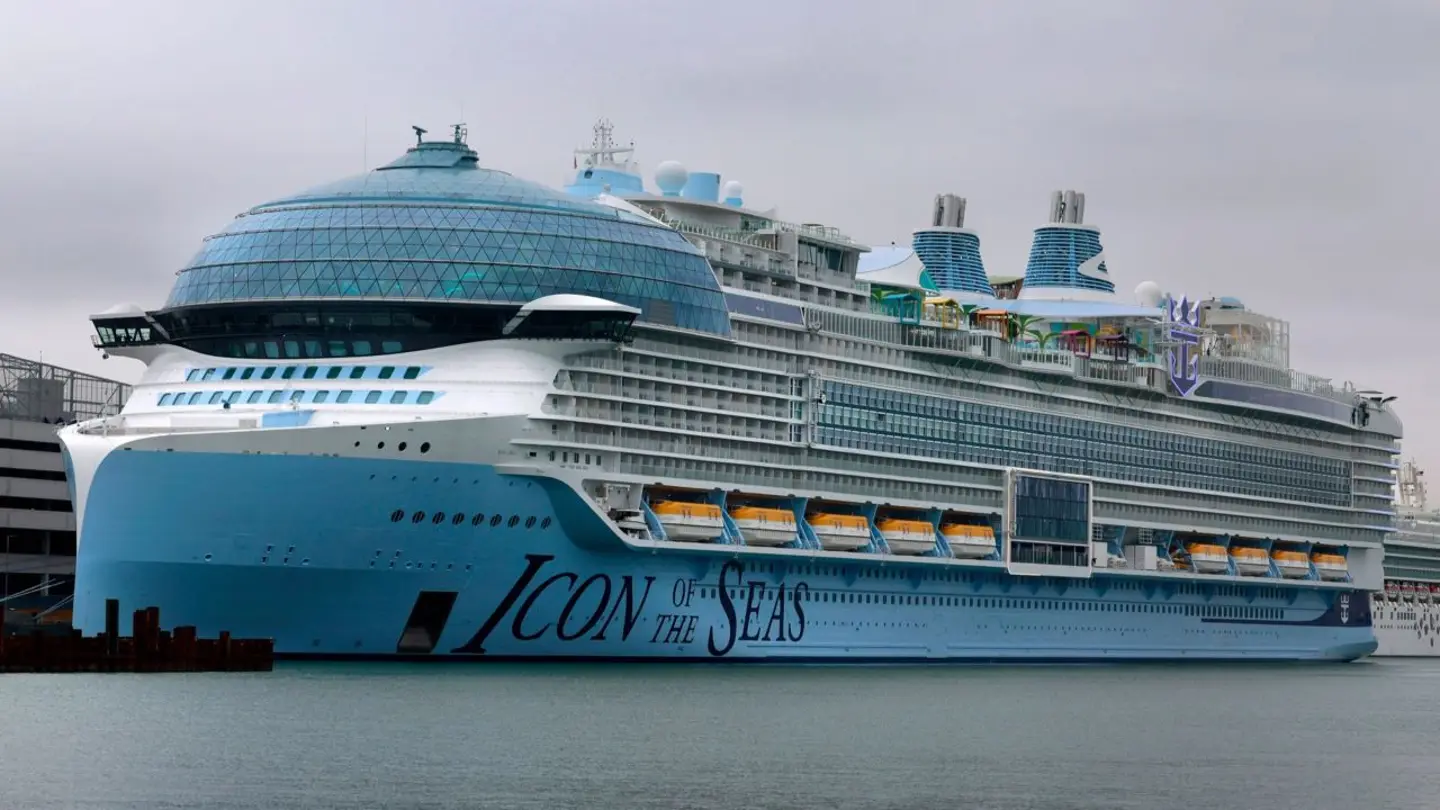 Fire and Power Outage on Royal Caribbean's Icon of the Seas