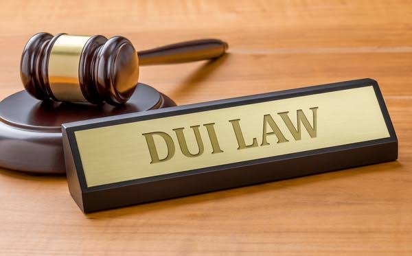 WHEN TO GET A DUI ATTORNEY 