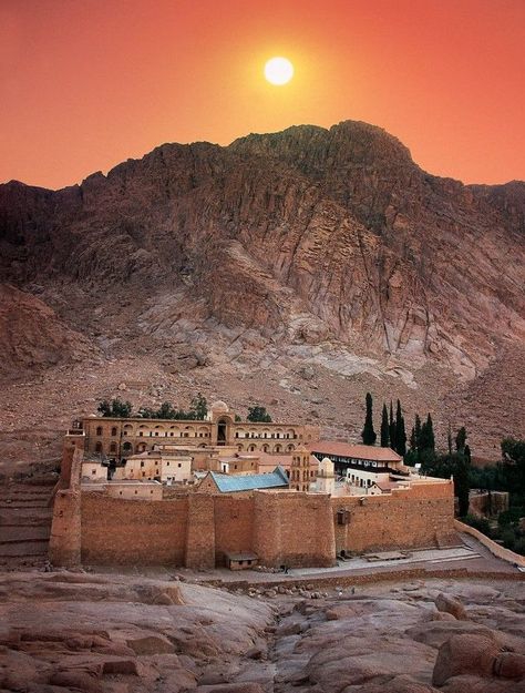 DAY 21: RELIGIOUS LANDMARKS — ST. CATHERINE'S MONASTERY 