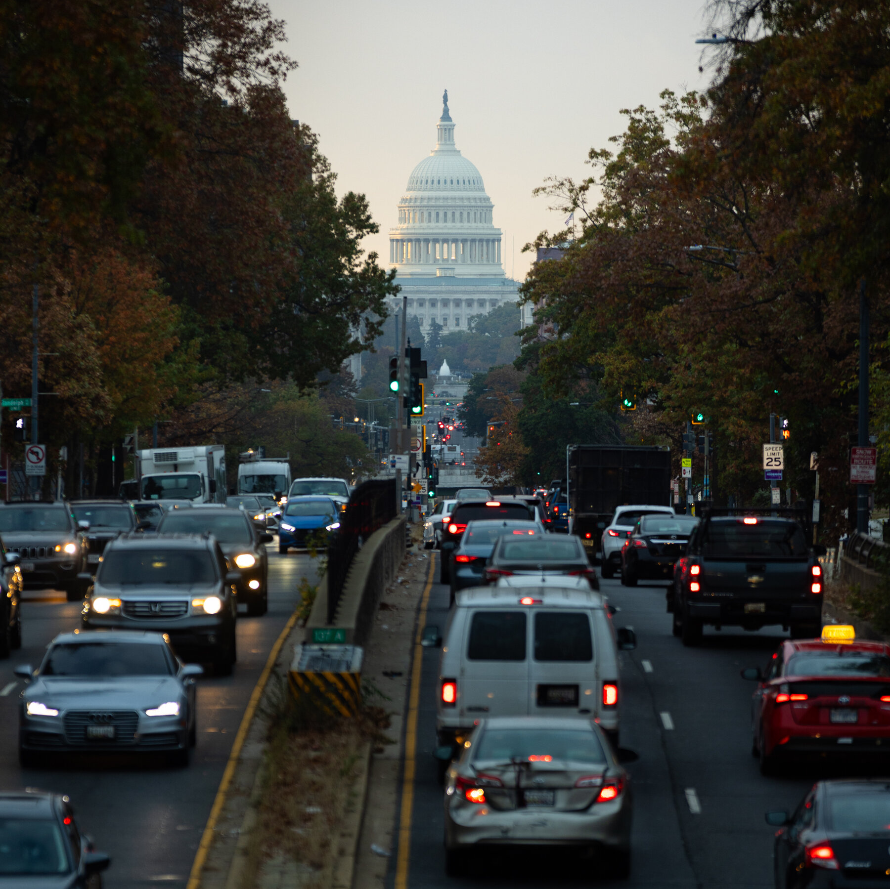 Musks Slashing of the Federal Budget Faces Big Hurdles