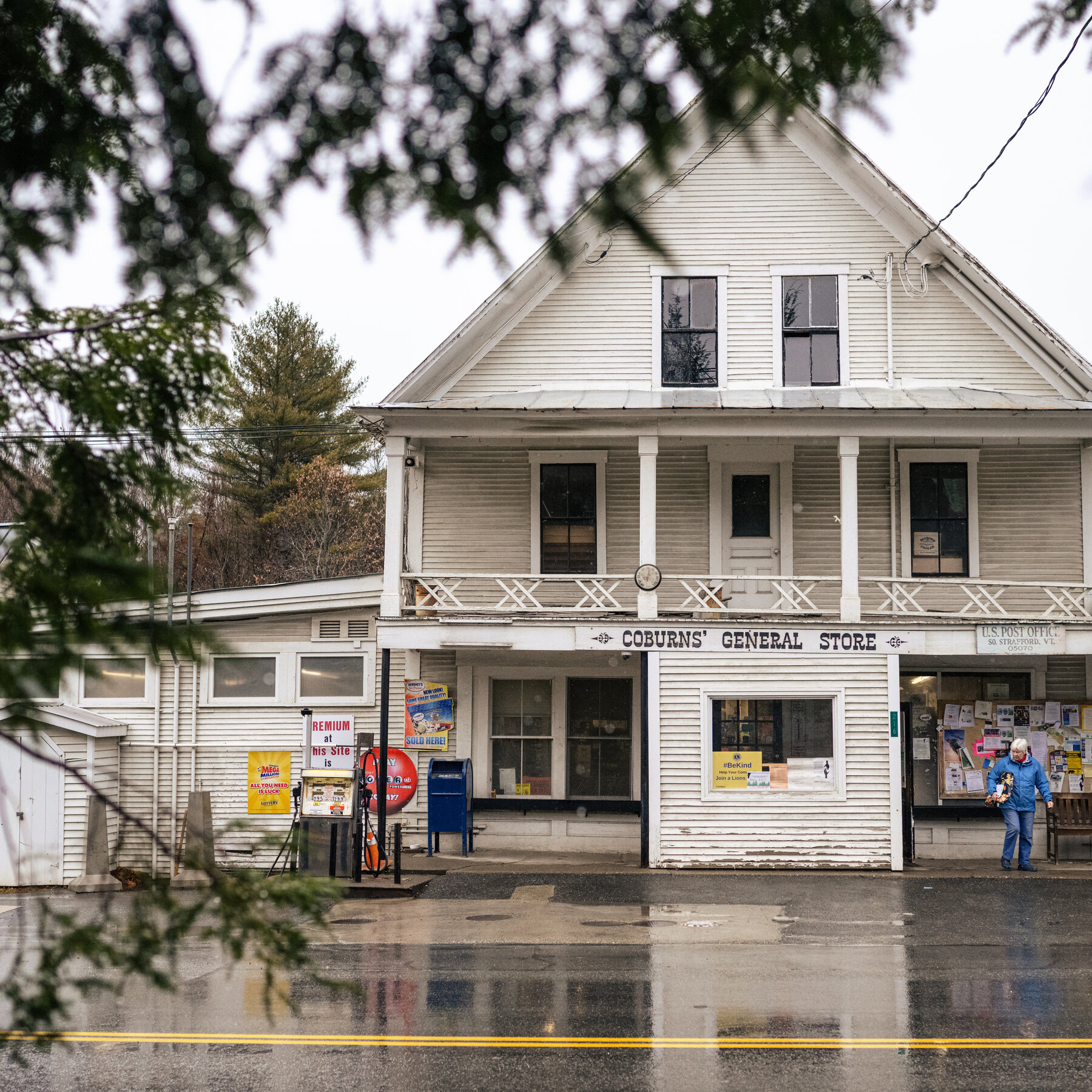 Noah Kahans Family Is Helping Lead an Effort to Save a Store in His Vermont Hometown