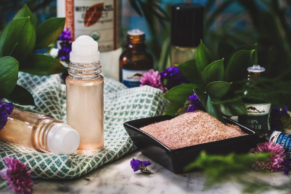 DAY 27: HOW TO MAKE NATURAL DEODORANT OR PERFUME 