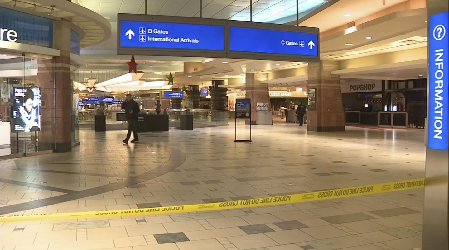 Shooting wounds 2 at Phoenix airport, 1 other stabbed, police say