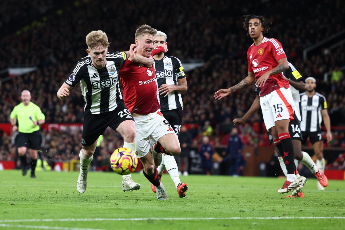 Newcastle extend Man Utd's losing run with ease