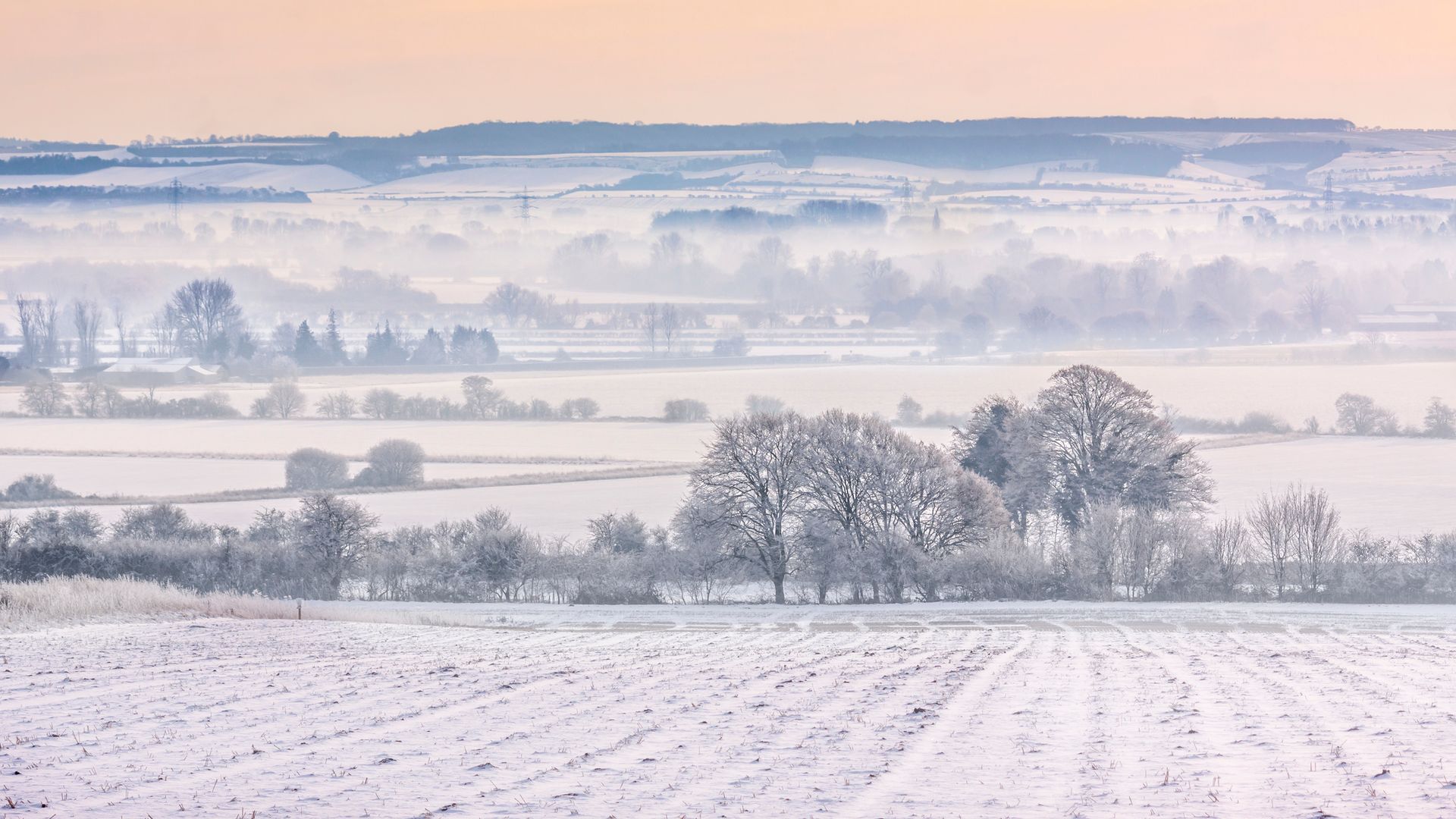 Three-day snow warning for large parts of UK - as 'major incident' declared amid flooding