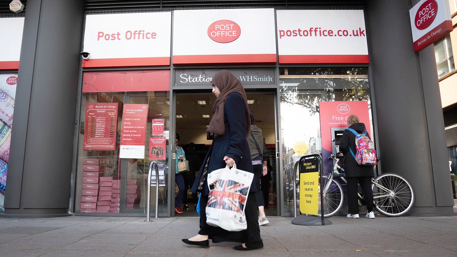 Post Office targets £100m-plus fee hike from banking deal