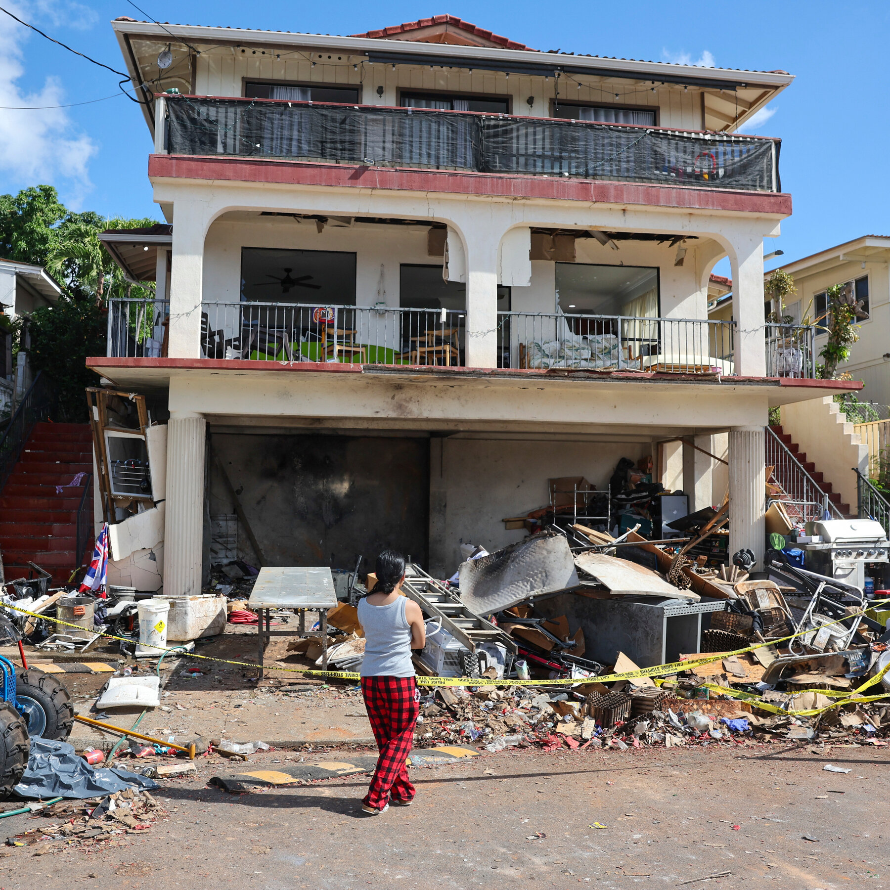 New Years Fireworks Explosions Kill 3 in Honolulu