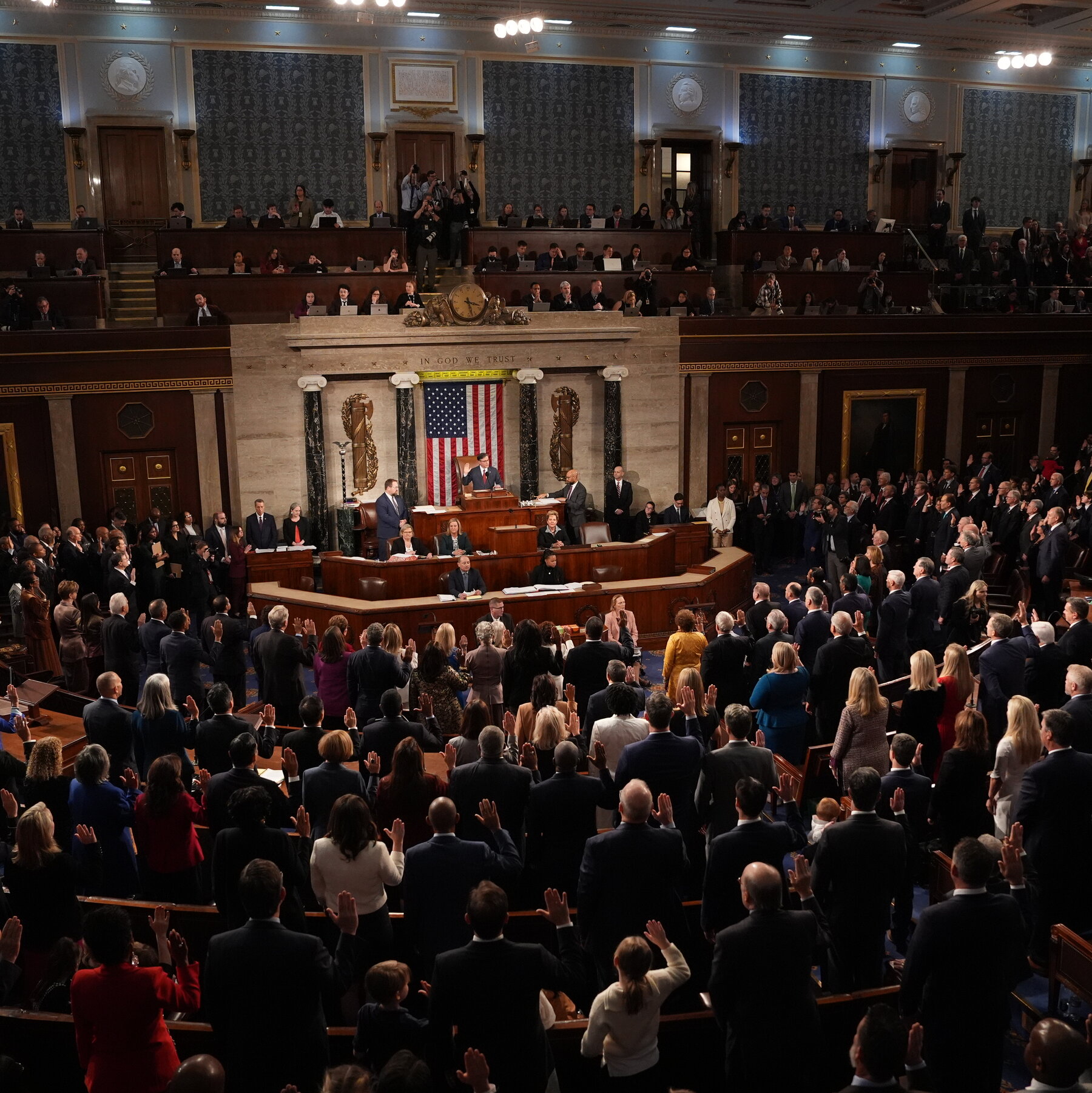 With Speaker Drama and Family Photos, New Congress Gets Off to a Wobbly Start