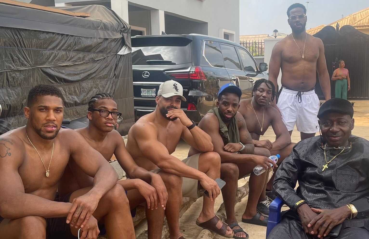 African kings: Fans react as Anthony Joshua flaunts family