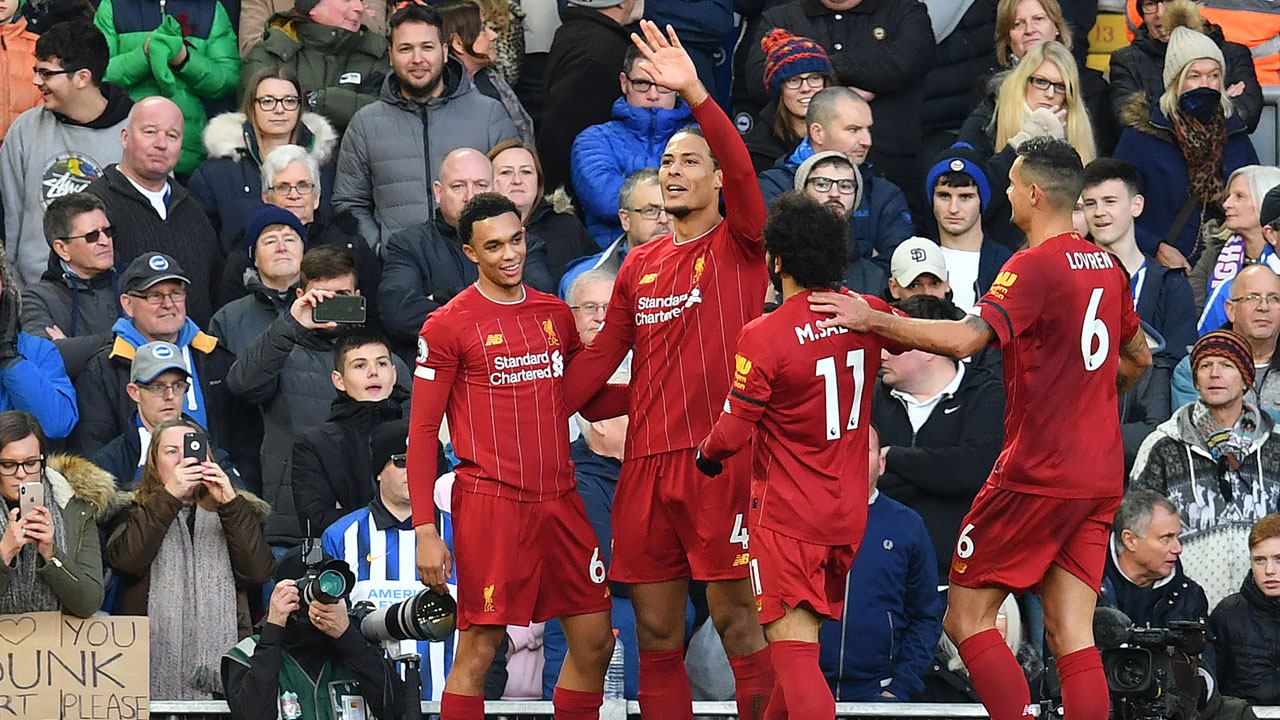 Van Dijk defends Alexander-Arnold after Liverpool star's Man Utd flop