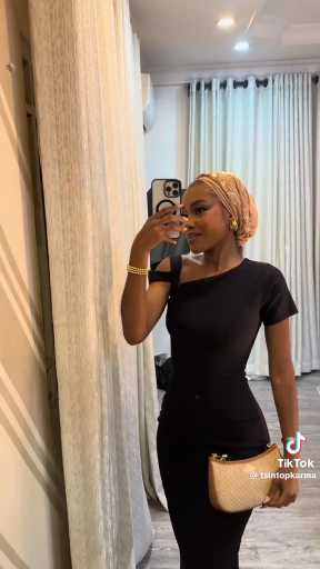  Sunday outfit idea

Cc: Tsintopkarma 

Follow our