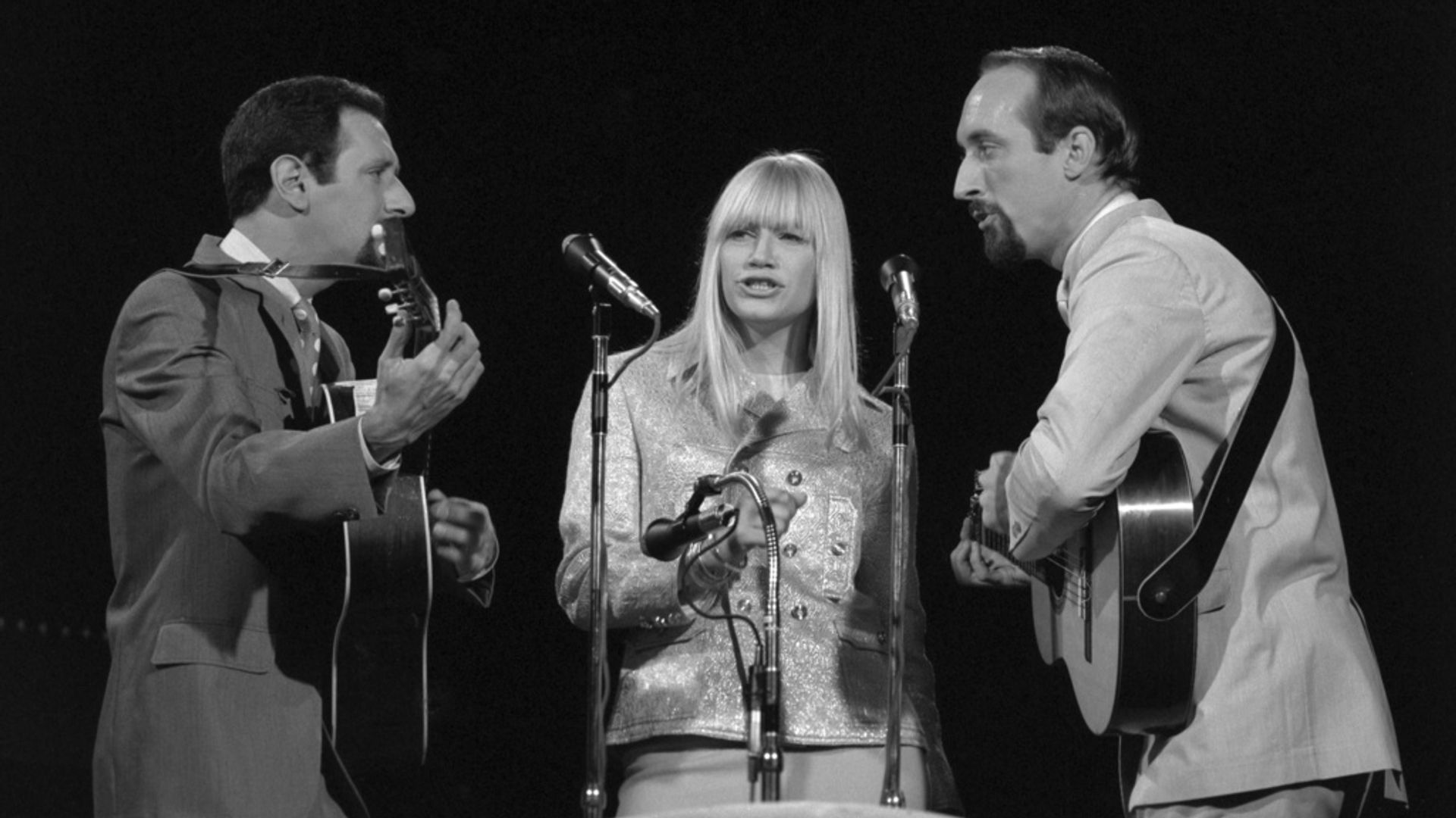 Peter, Paul and Mary singer, who wrote Puff The Magic Dragon, dies aged 86