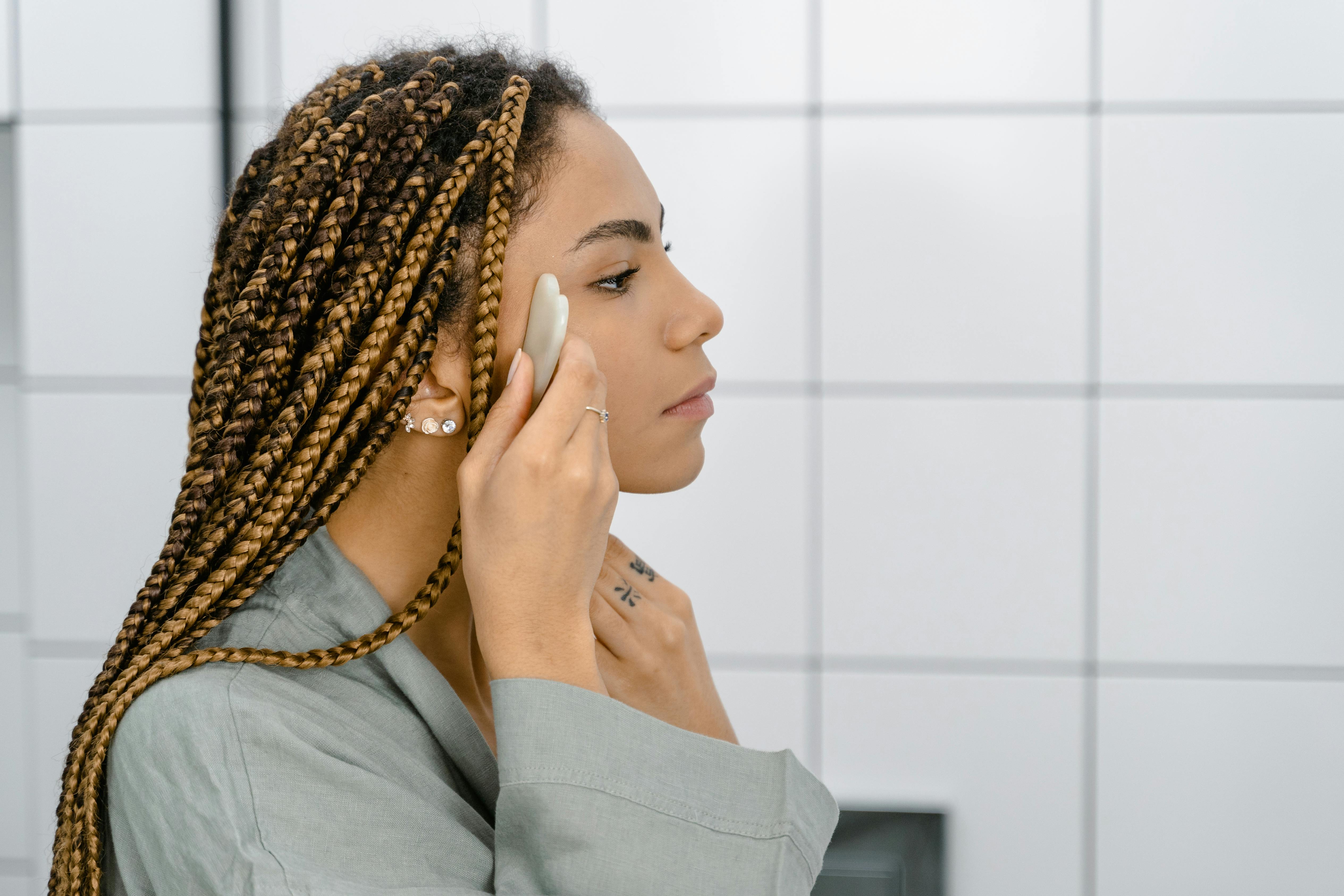 How to prep your skin before applying makeup