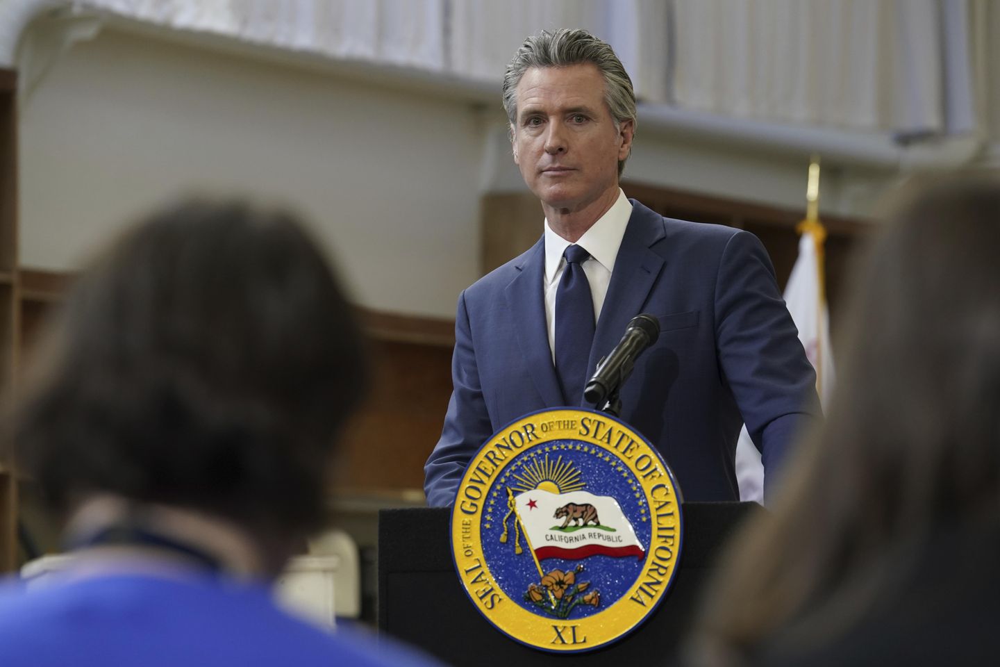 California fires stoke criticism of Newsom's management, set up clash with Trump