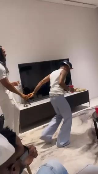  Priceless momentS
2niteflavour
wizkidayo
cc: flavournews
#music