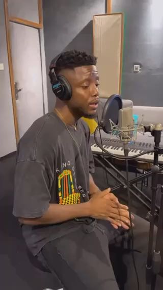  Fund$ acoustic 
cc: officialchike
#music #entertainment