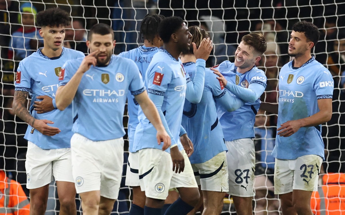 Man City hit Salford for eight to cruise into FA Cup 4th round