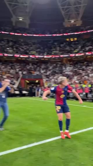  It's Olmo time!
cc: fcbarcelona
#sports
