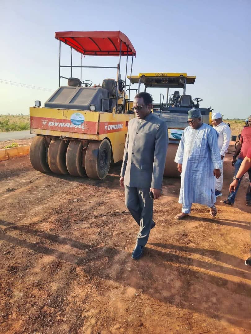 Governor Mai Mala Buni, accompanied by the executive chairman of Potiskum local government area Hon. Salisu Muktari paid a visual visit to the Damaturu-Kalallawa road project 