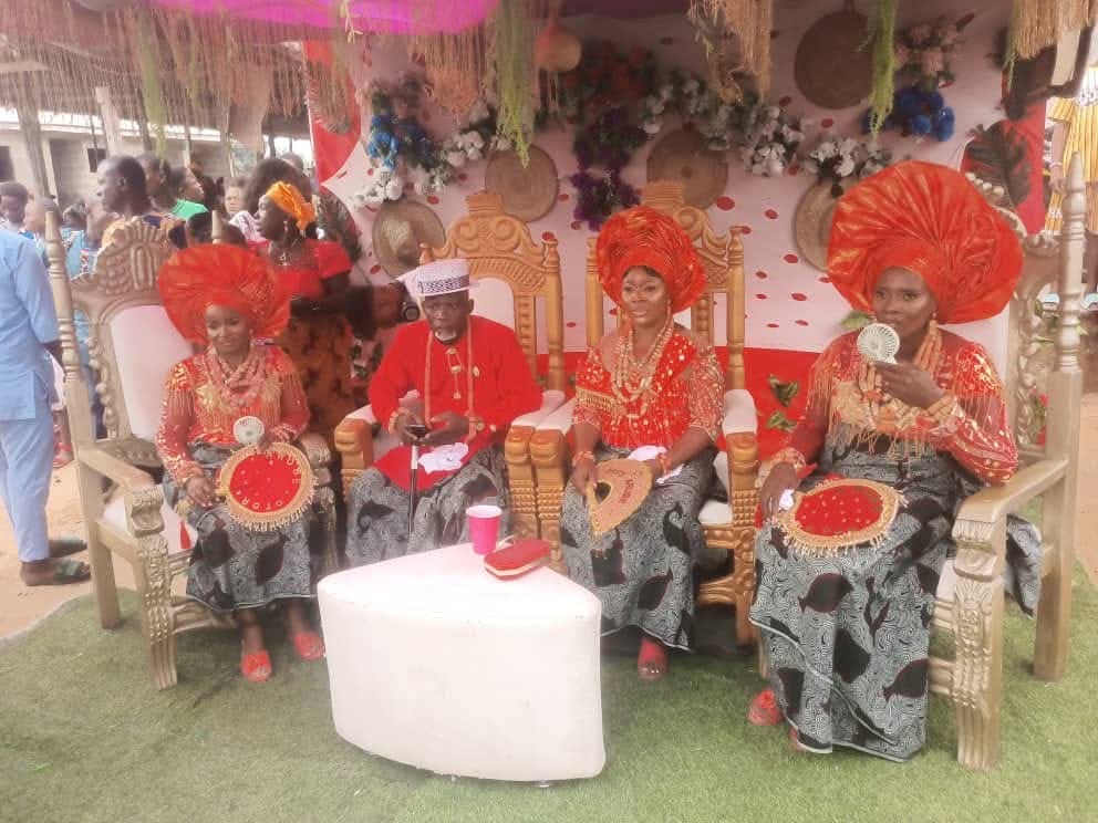 Famous Warri musician finally marries three wives same day (PHOTOS)