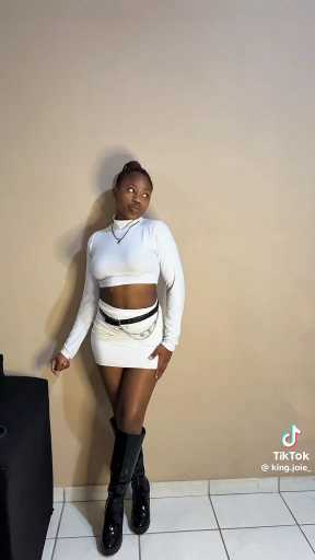 How to style a mini skirt outfit