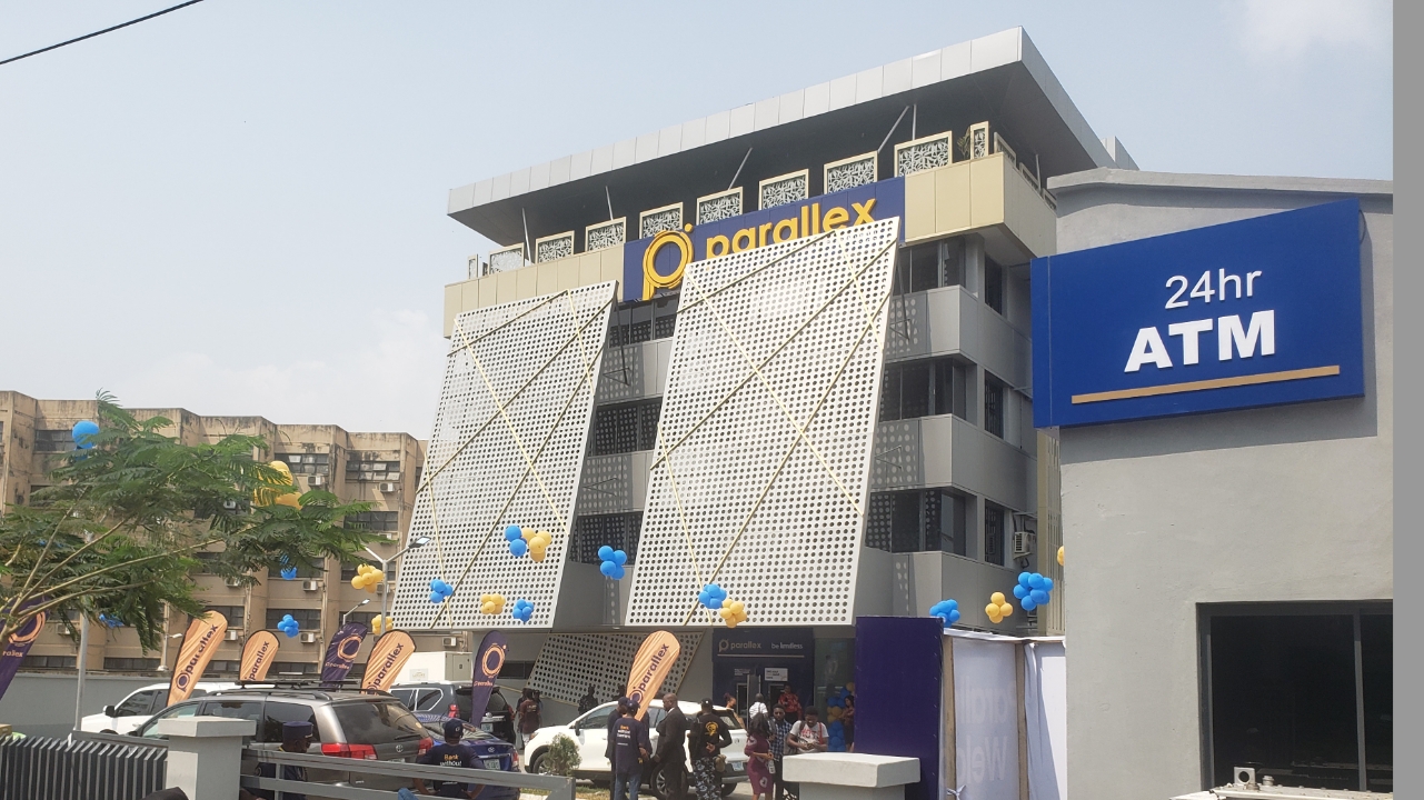 Parallex Bank excites Port Harcourt customers with save and win promo