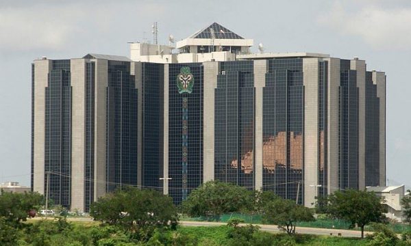 Naira depreciates by 1.4% as CBN extends FX sales deadline