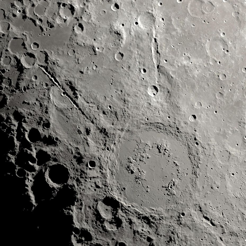 How an ancient asteroid strike carved out 2 grand canyons on the moon