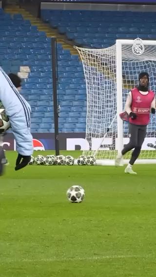 Danifuli10 
INSIDE TRAINING
cc:  realmadrid
#sports