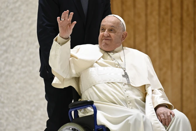 Pope Francis remains in hospital, clinical conditions complex