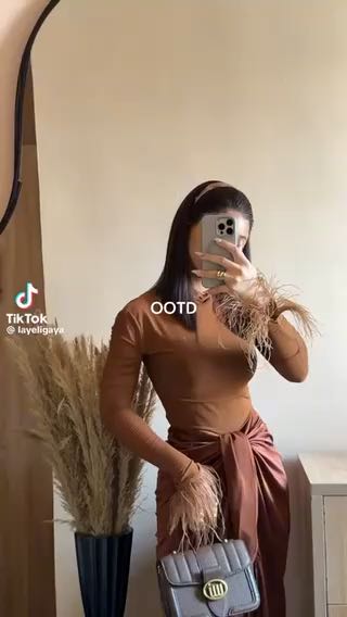 Sunday outfit idea

Cc: Layeliyaga 

Follow our