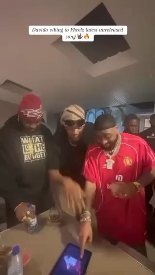  Davido vibing to Pheelz unreleased song
cc: