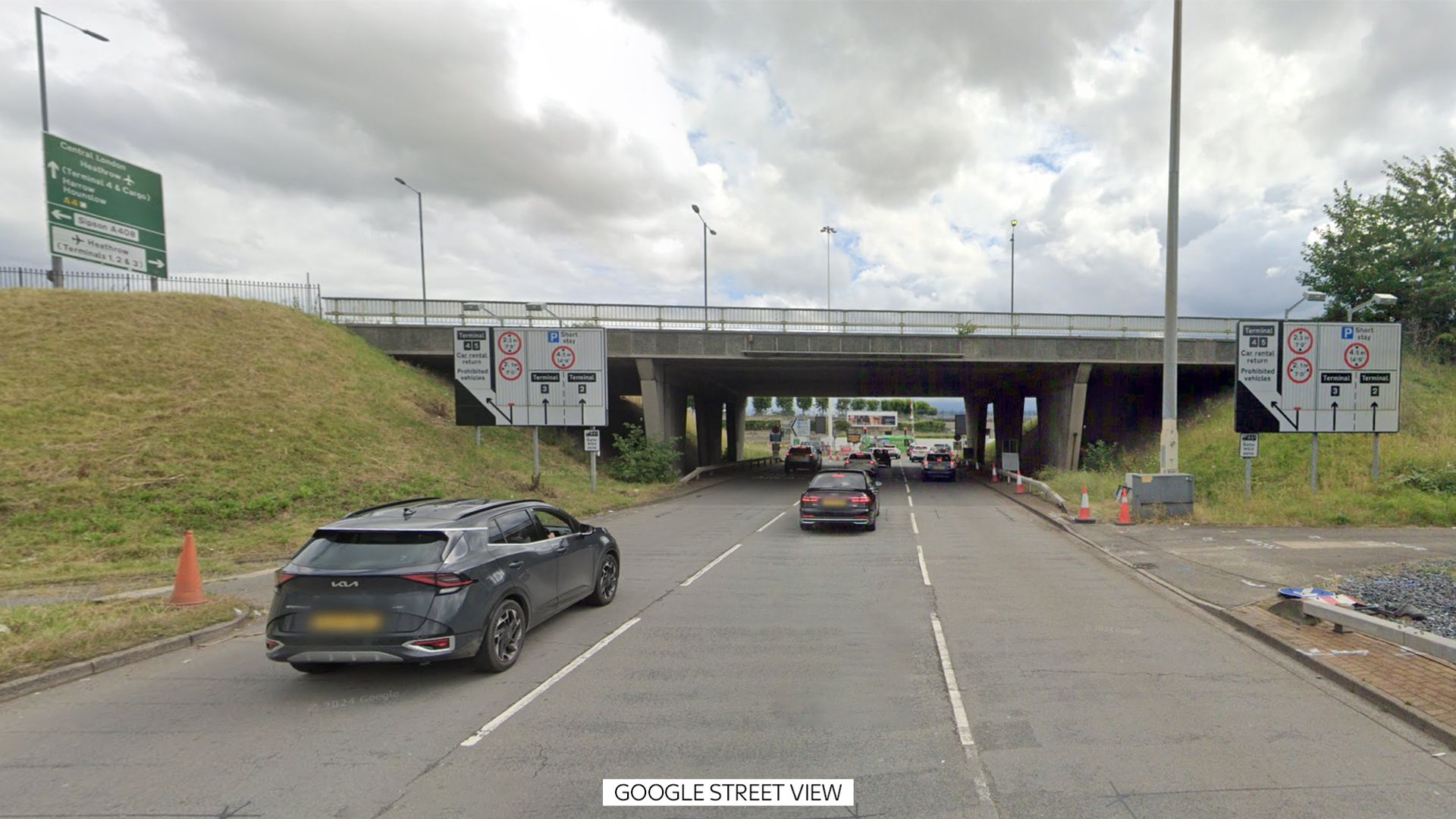 Passengers travelling to Heathrow face delays on M4 after car catches fire in tunnel