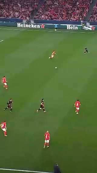  A goal from another galaxy
cc; fcbarcelona