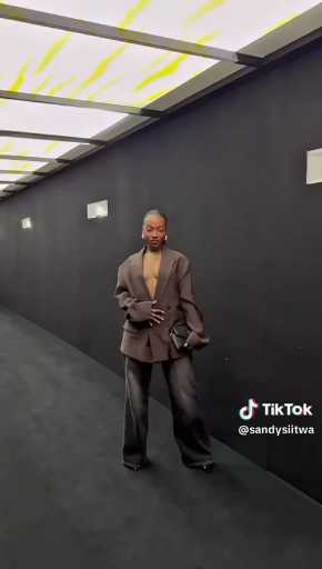 Blazer outfit idea

Cc: Sandysiiitwa

Follow our