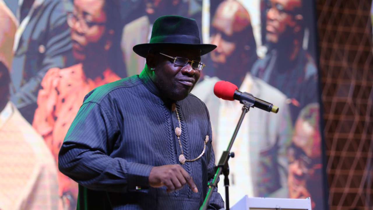 Dickson confronts Akpabio on emergency rule in Rivers