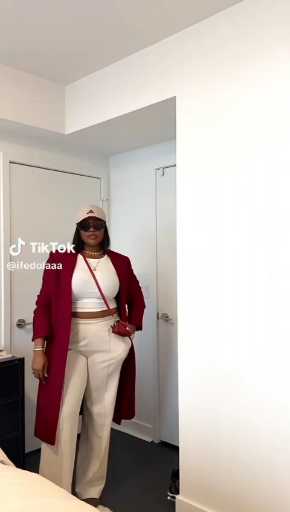  Trench coat outfit idea

Cc:Ifedolaa

Follow our