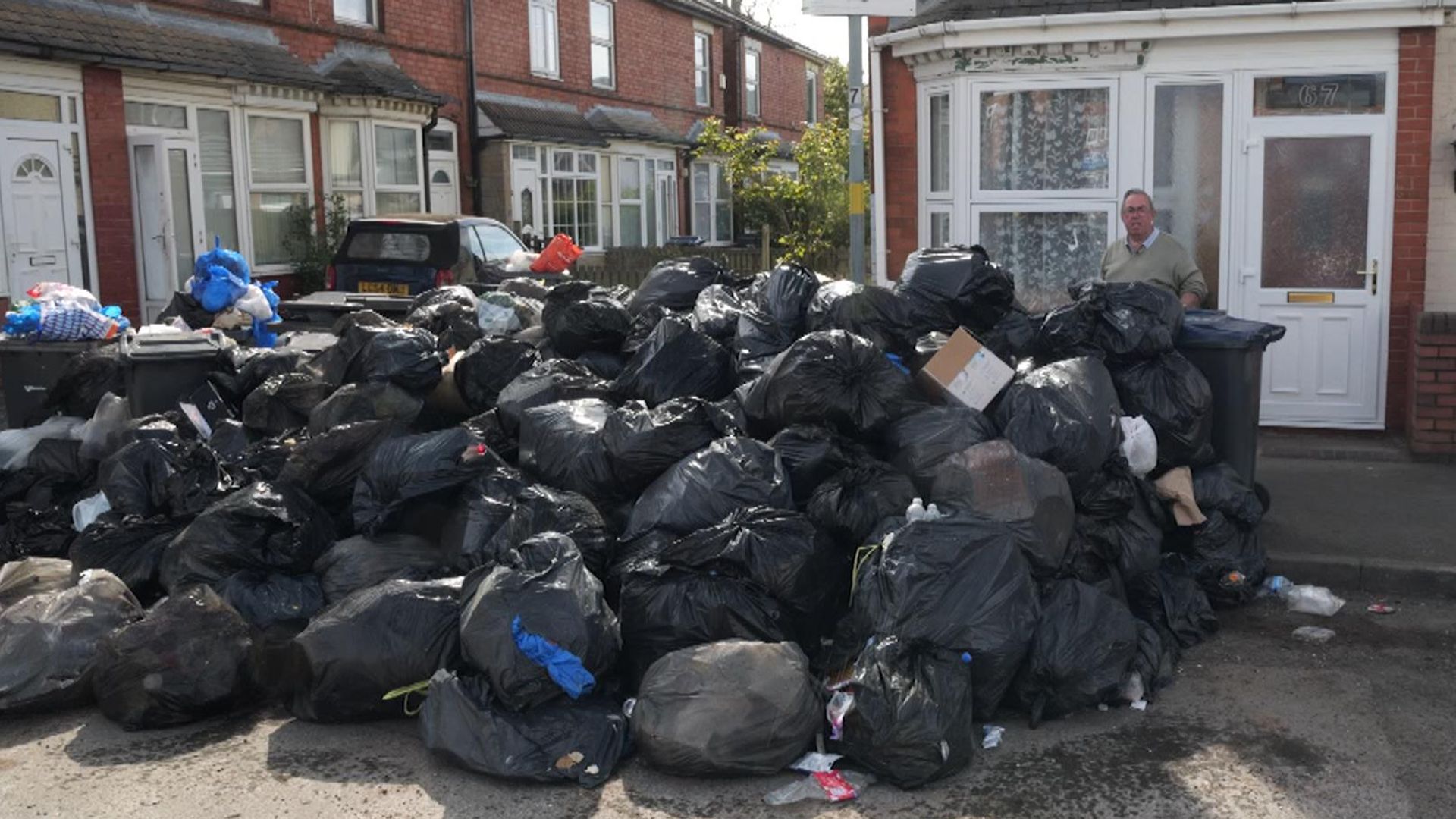 Bin strike deal 'could be in touching distance'