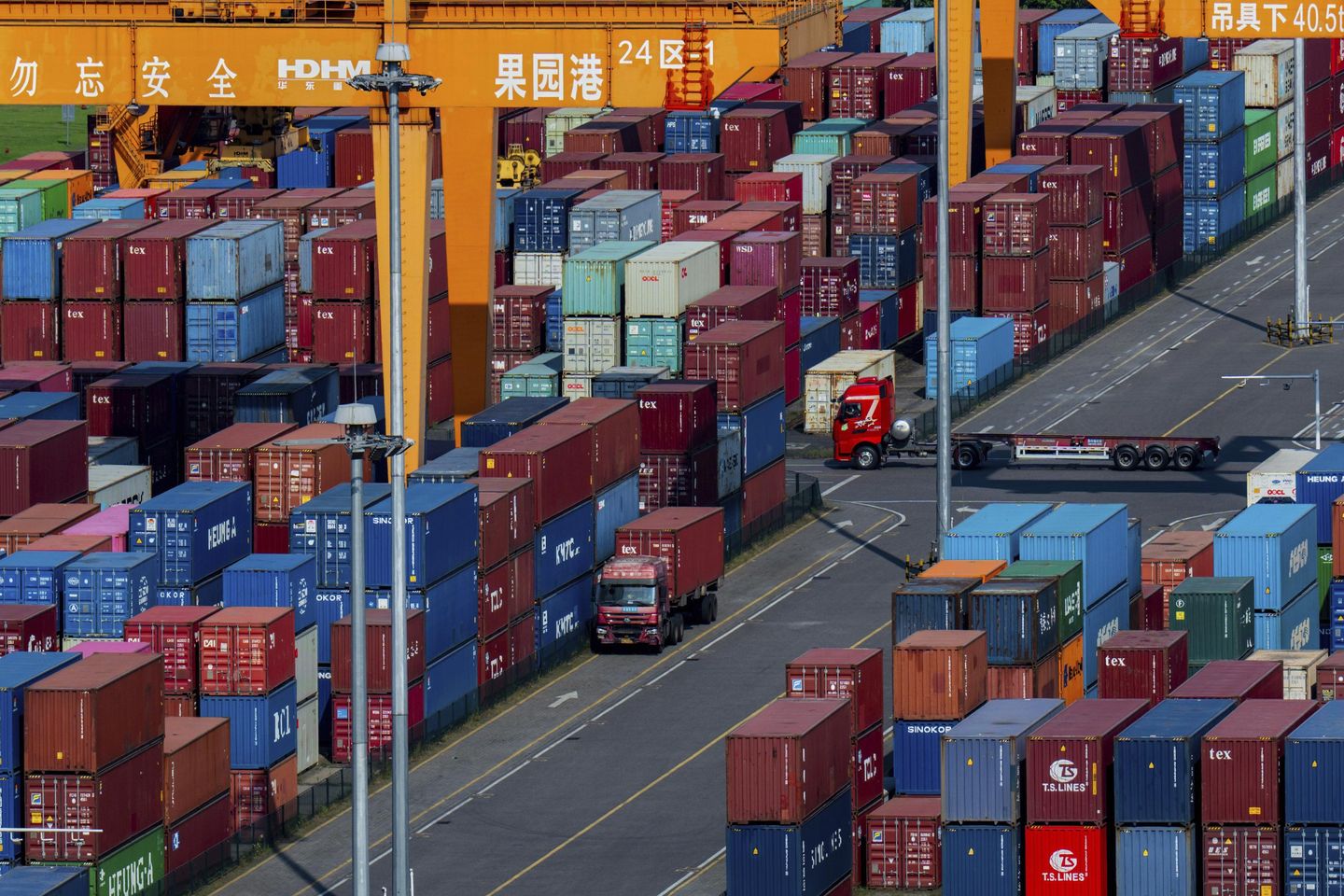 A dozen states sue the Trump administration to stop tariff policy