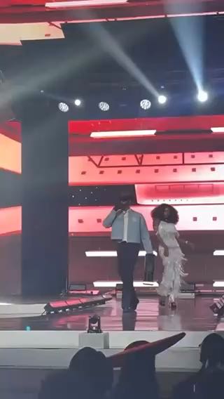  blaqbonez performs 