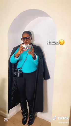 How to style a trench coat 

Cc:Theherit