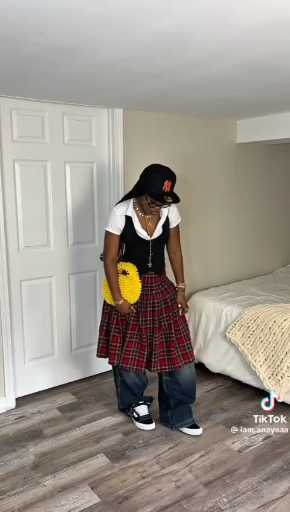 How to style a skirt

Cc:Iamanayaaa

Follow