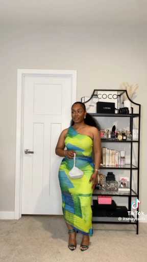  Maxi dress outfit idea

Cc: Itsmayraela 

Follow