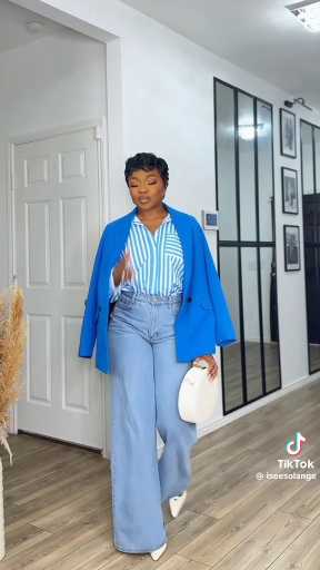 How to elevate a blue outfit 

Cc:Iseesolange