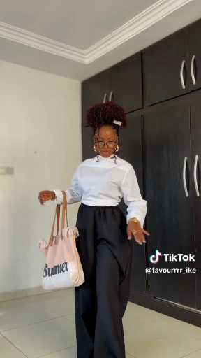 One shirt four styling 

Cc:Favourrike

Follow our
