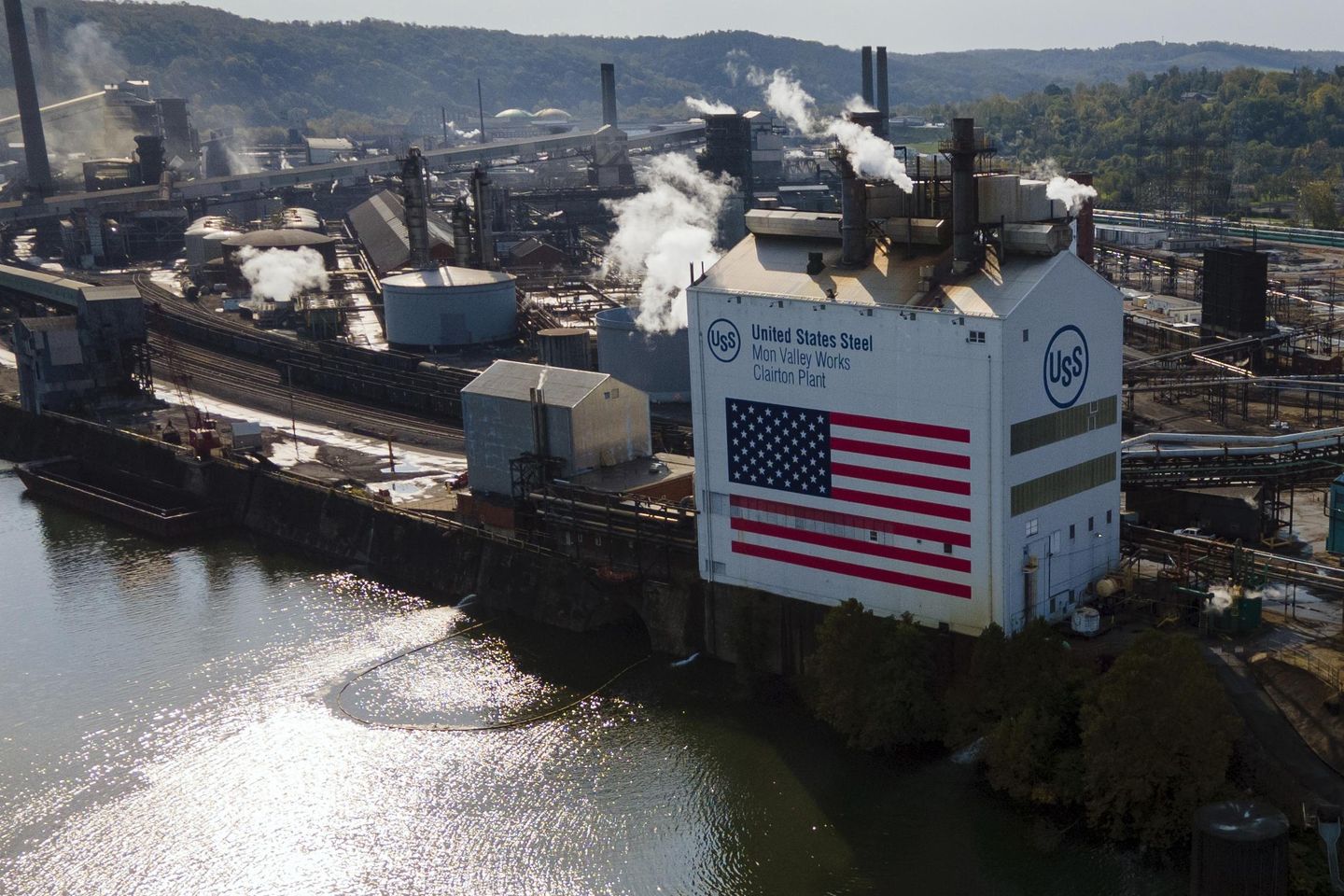 Trump announces U.S. Steel-Nippon merger, keeps company based in Pa.
