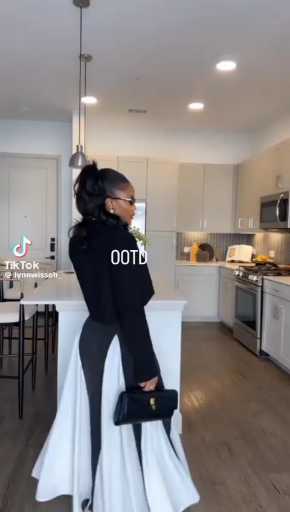 Black and white outfit idea

Cc: Lynnwisse