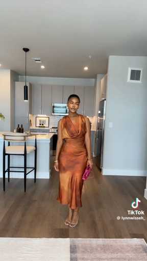 Silk dress outfit idea

Cc: Lynnwisse 

Follow